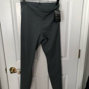 NWT NIKE LEGGINGS